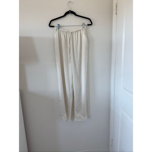 EUC Abercrombie Cream Satin Pajamas 3-piece matching set, size: M - Picture 8 of 9